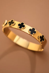 Four leaf bangle