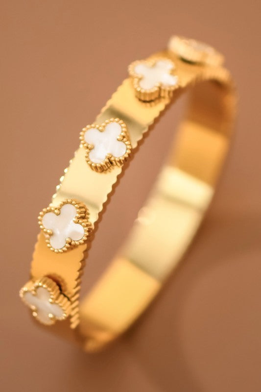 Four leaf bangle