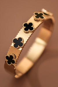 Four leaf bangle
