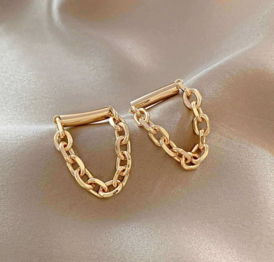 Fashion chain earrings